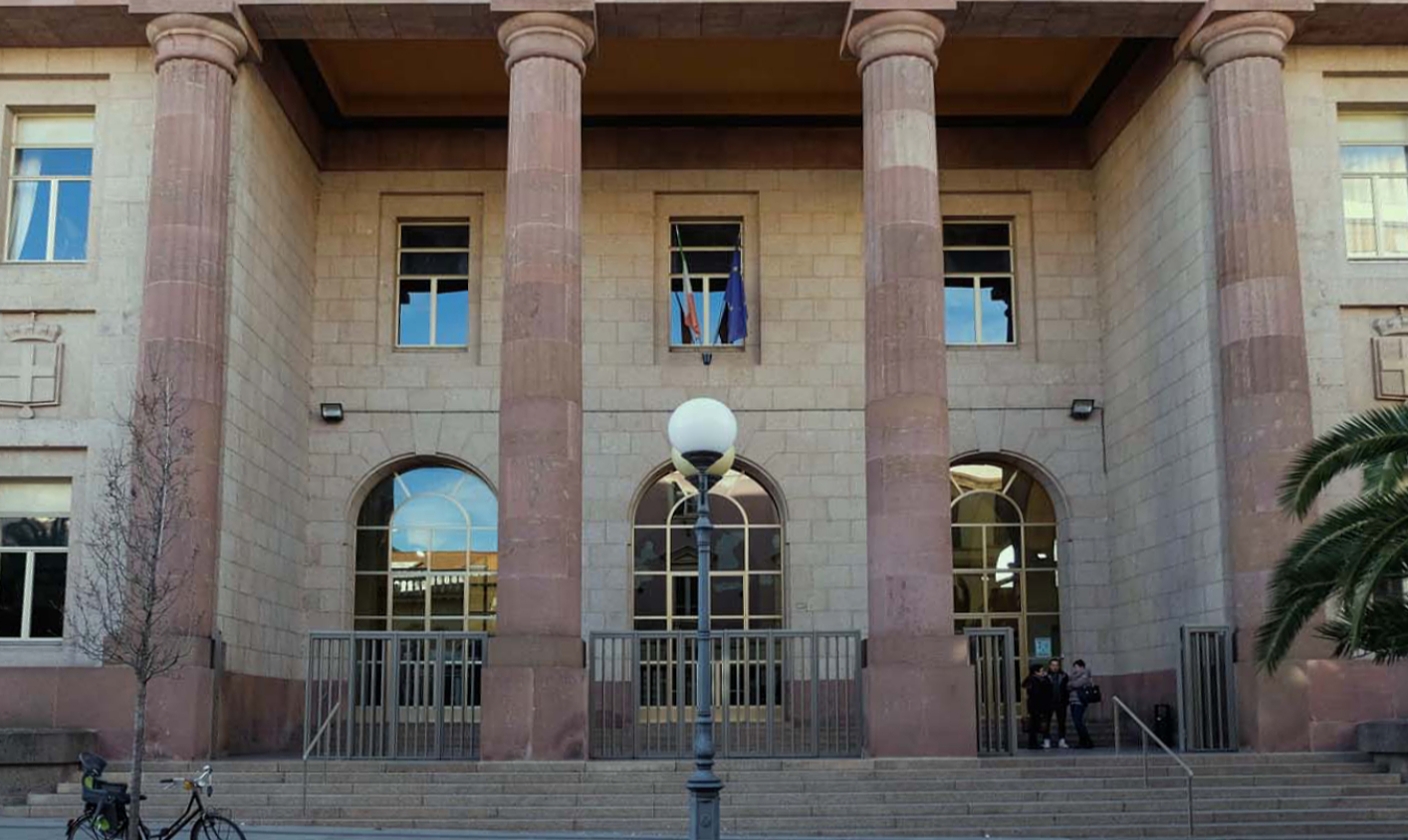 e733_sassari-tribunale.jpg